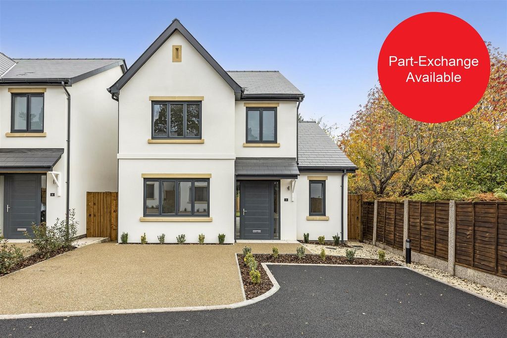 4 bed detached house for saleCleevelands Drive, Pittville, Cheltenham GL50 photo 2