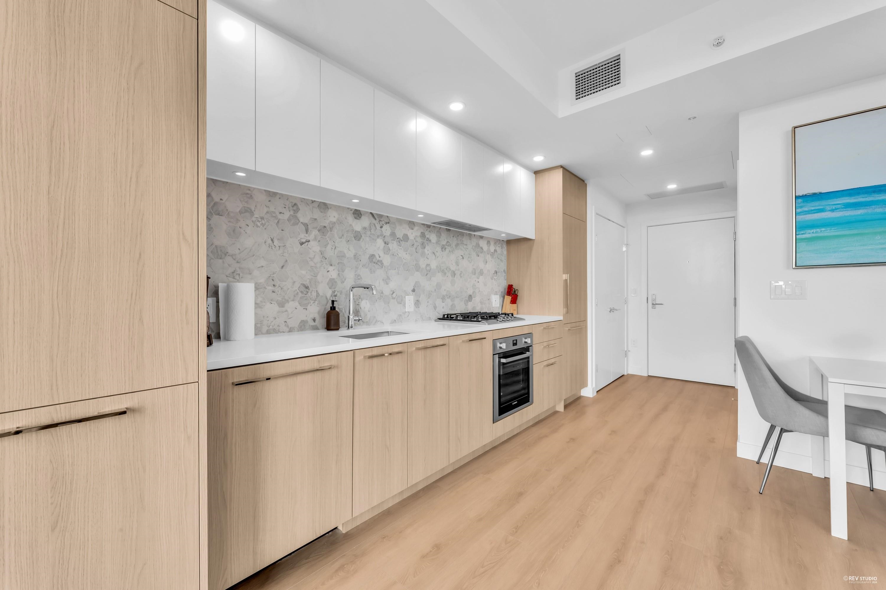 Additional image 4 of 1803-2425 Alpha Avenue, Burnaby, BC, V5C 0N6