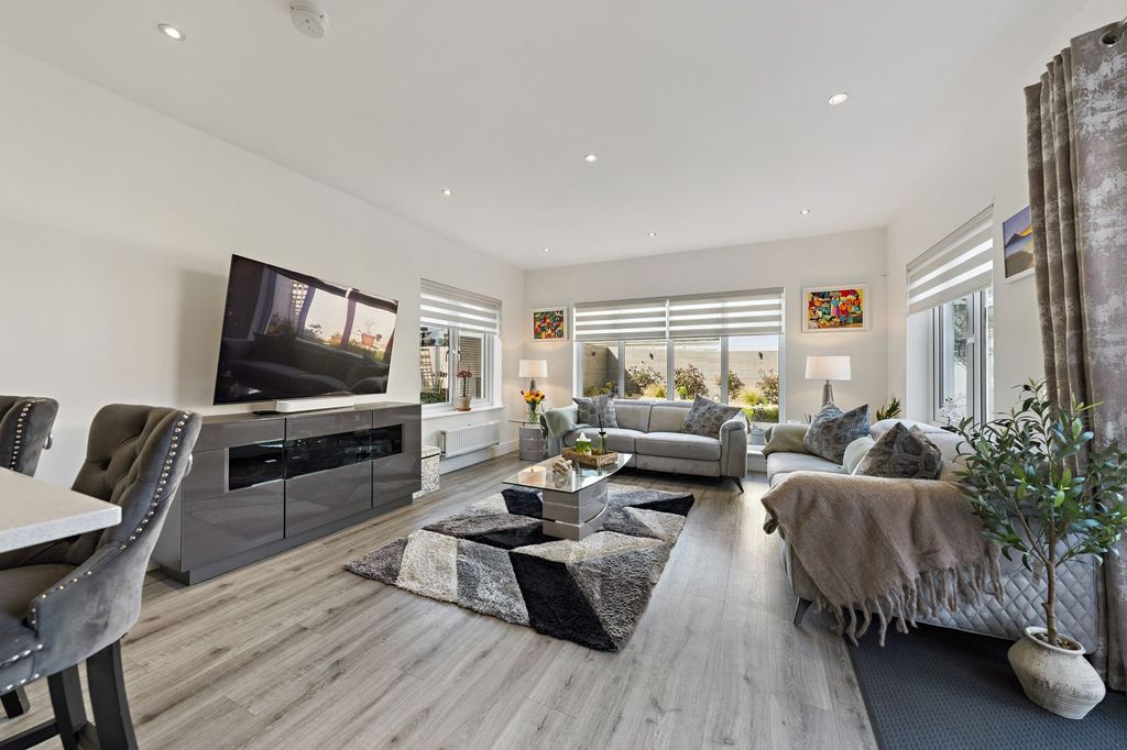 Additional image 13 of 6 bed property for saleKyle Wynd, Newton Mearns G77