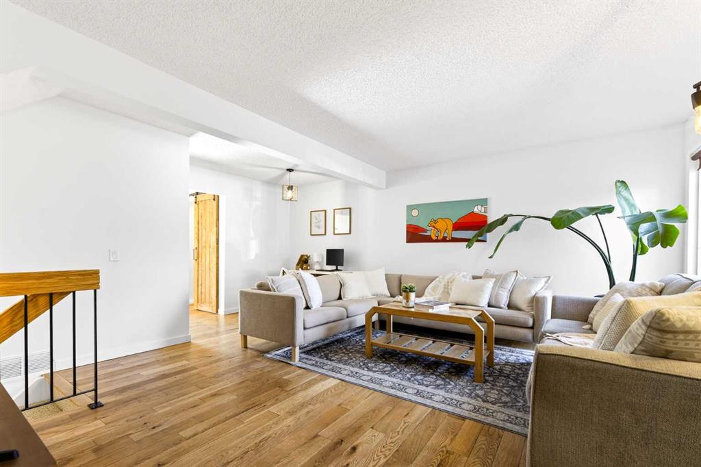 Additional image 5 of 77 Point Drive NW, Calgary, AB, T3B 4V9