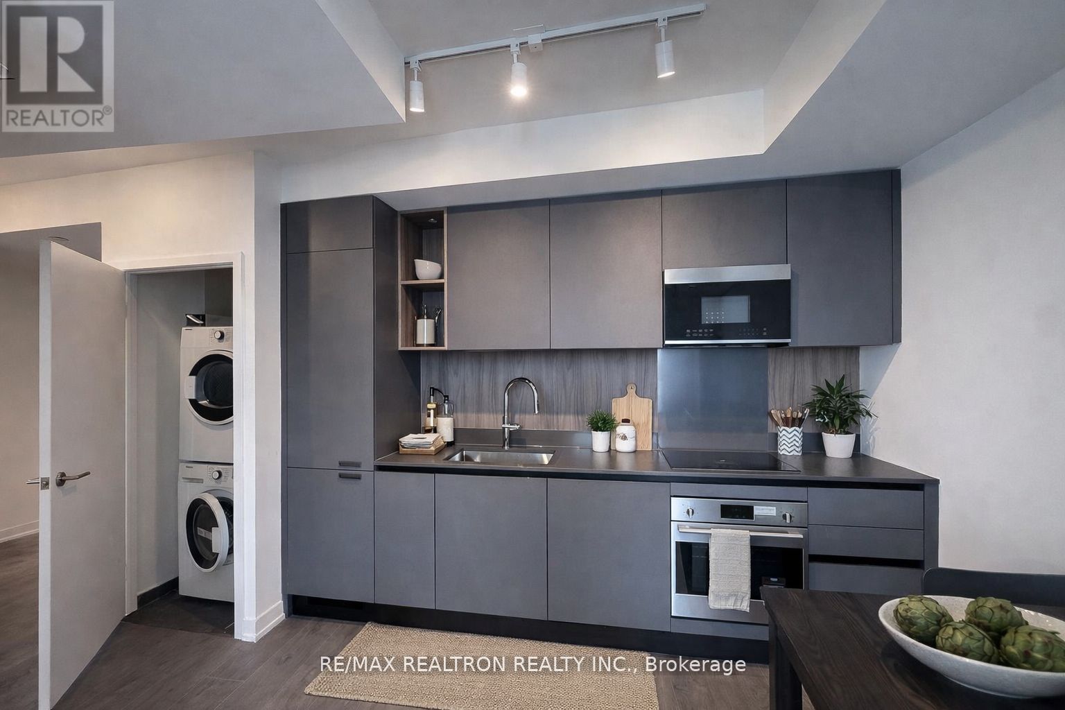 2506-39 Mary Street, Barrie, ON, L4N 1S9