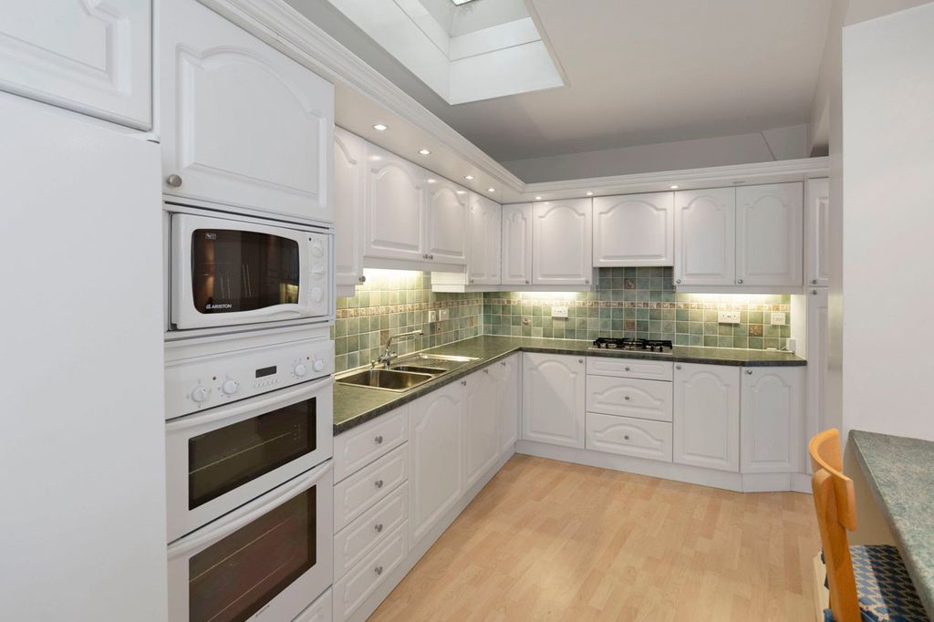 Additional image 17 of 2 bed flat for saleGolf Place, St Andrews KY16