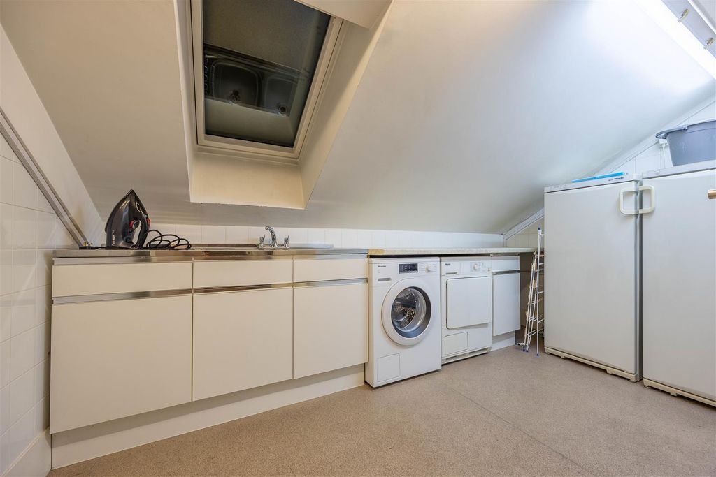 Additional image 10 of 3 bed flat for saleStirling Hall, Elm Road, Leigh-On-Sea SS9