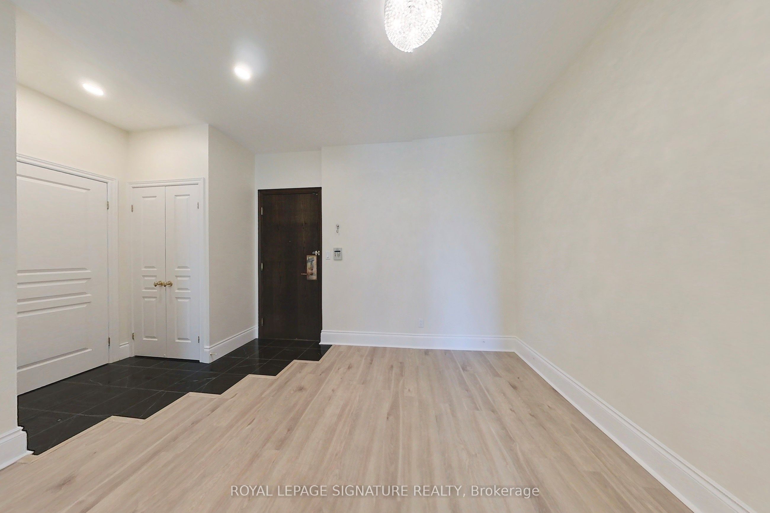 Additional image 4 of 810-102 Bloor Street W, Toronto, ON, M5S 1M8