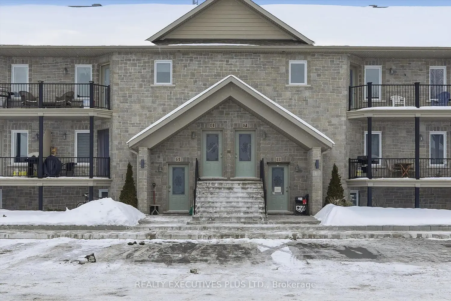 41 Main Street 6