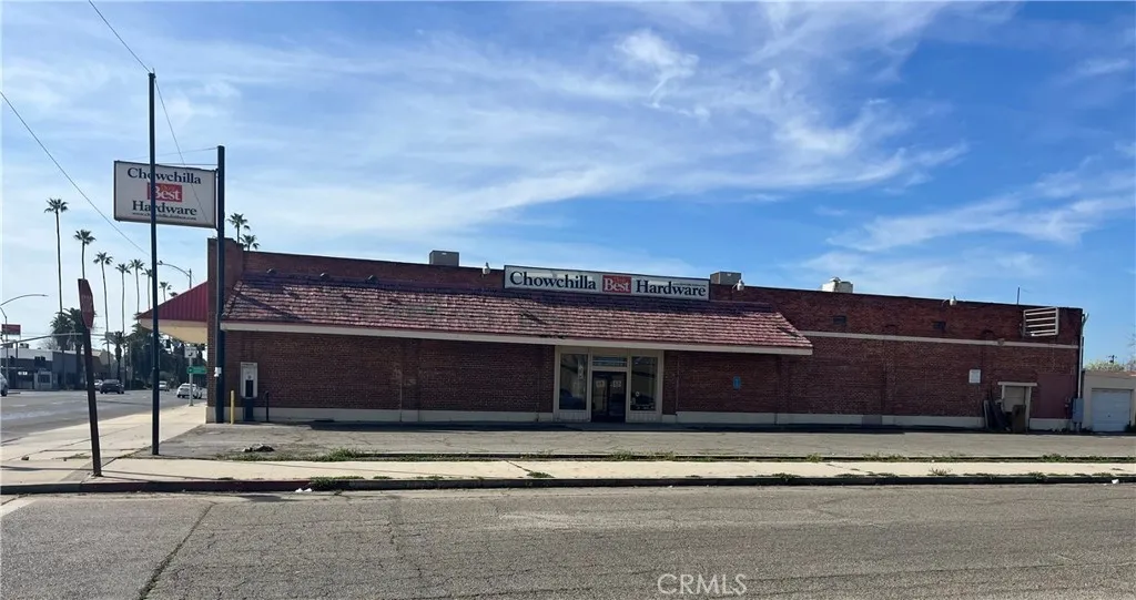 Primary image of 404 Robertson Boulevard, Chowchilla, CA 93610