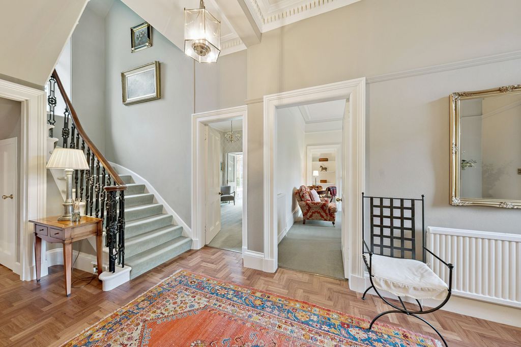 5 bed detached house for saleLower Sutherland Crescent, Helensburgh G84 photo 3
