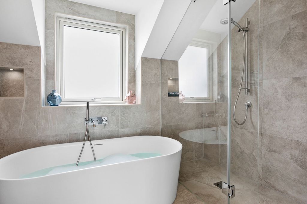 Additional image 27 of 8 bed detached house for saleHuxham View & Annex, Church Hill, Pinhoe, Exeter EX4