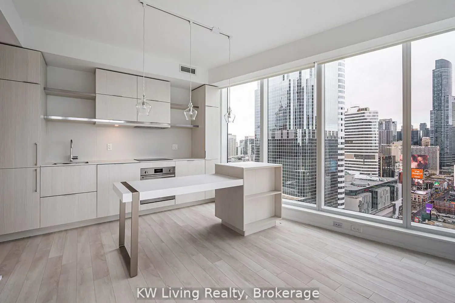 Additional image 3 of 197 Yonge Street 2102