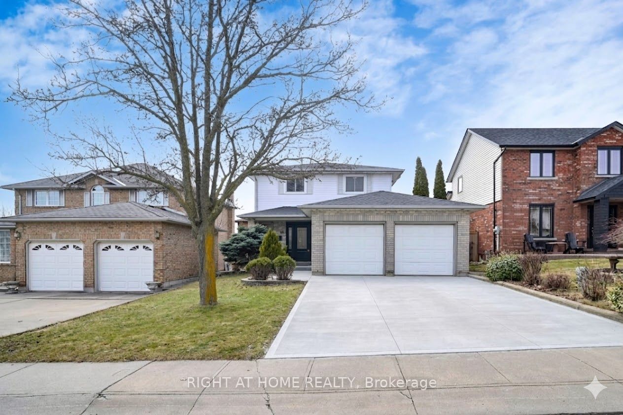 Primary image of 62 Como Place, Hamilton, ON, L9B 1Y4