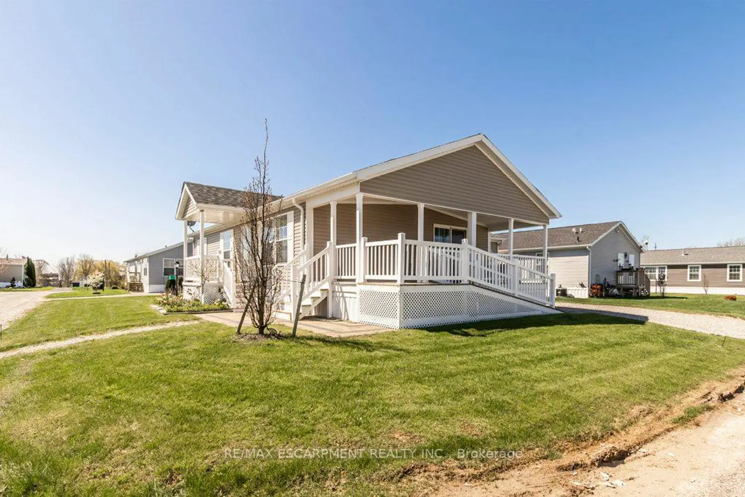 3 Copper Beech Drive photo 2