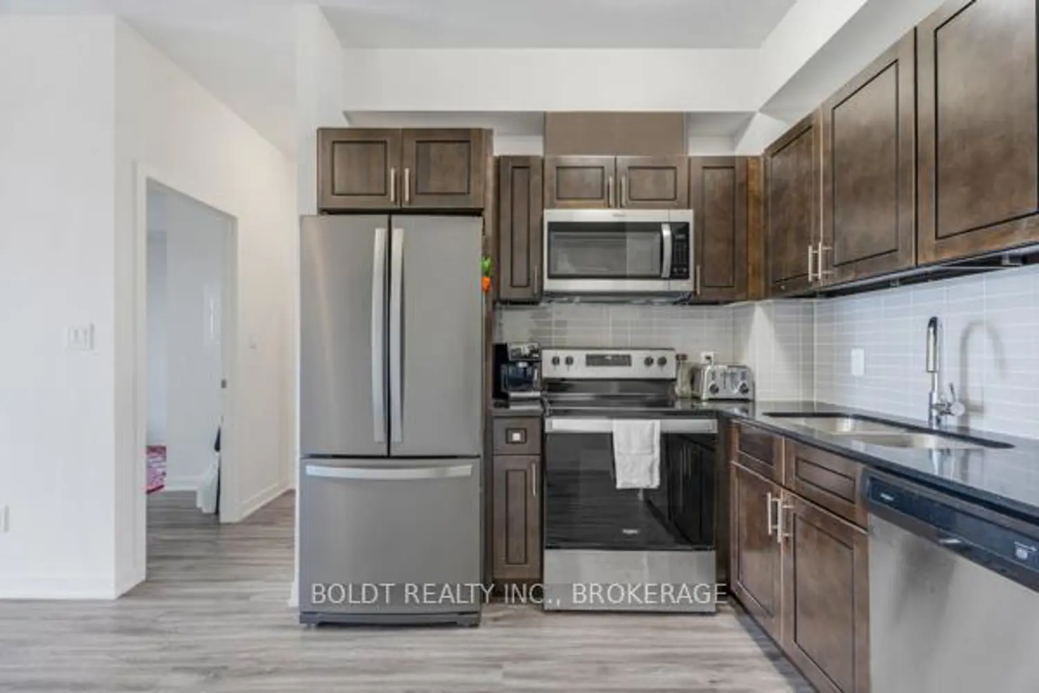 128 King Street 1607 photo 5
