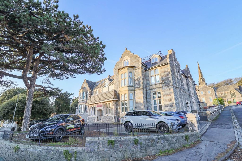 3 bed flat for saleBayview Court, Atlantic Road South BS23