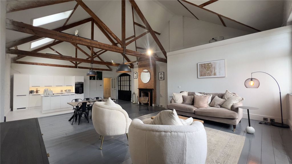 Primary image of 2 bed flat for salePrinces Street, Truro TR1