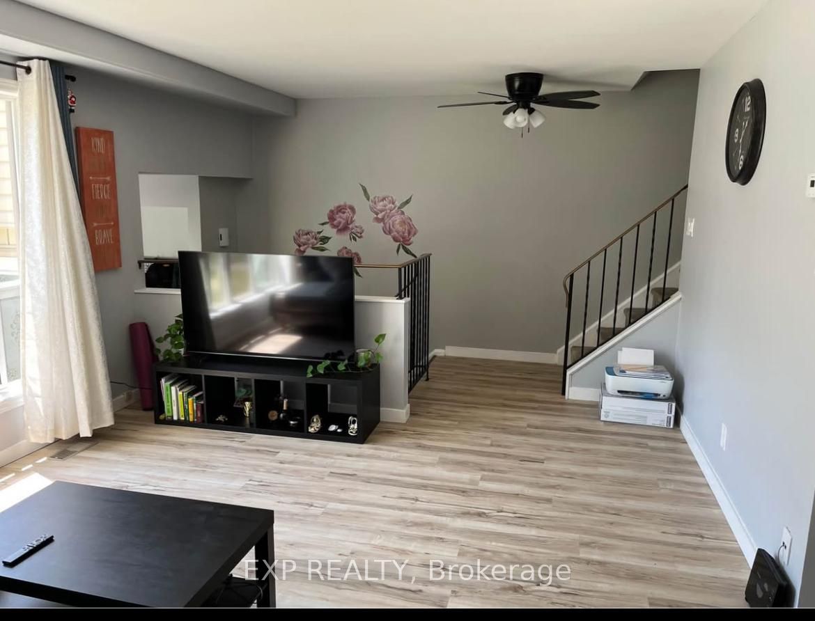 Additional image 3 of 135-20 A Sonnet Crescent Crescent, Ottawa, ON, K2H 8W7