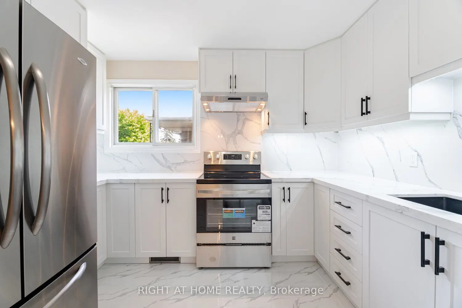 Additional image 4 of 50 Albemarle Street