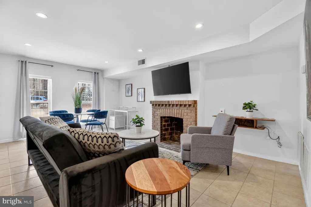 Additional image 2 of 1339 Corcoran Street NW Unit B, Washington, DC 20009