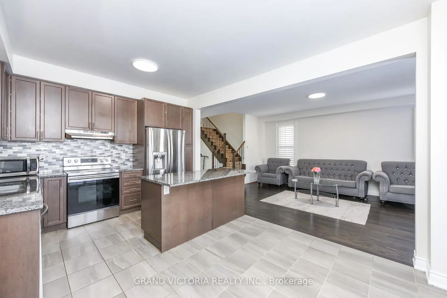 Additional image 7 of 4 Mussle White Road