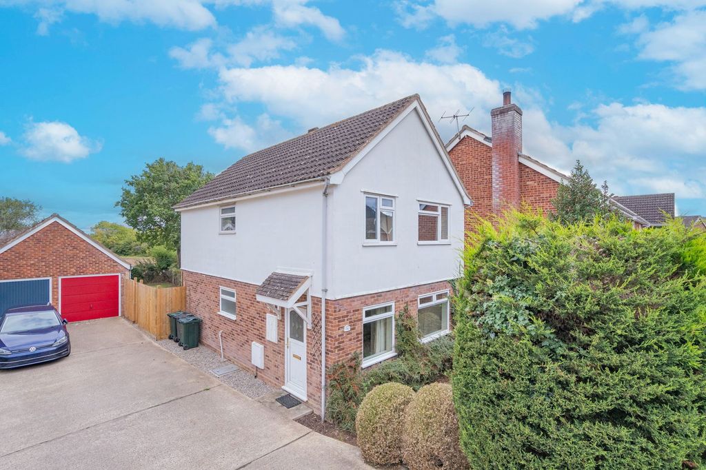 4 bed detached house for saleBronsil Drive, Malvern, Worcestershire WR14