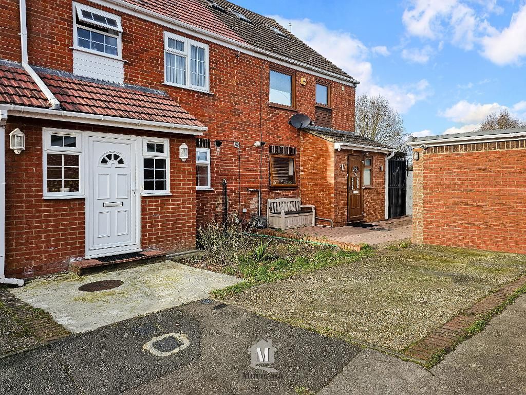 4 bed end terrace house for saleRochford Gardens, Slough, Buckinghamshire SL2