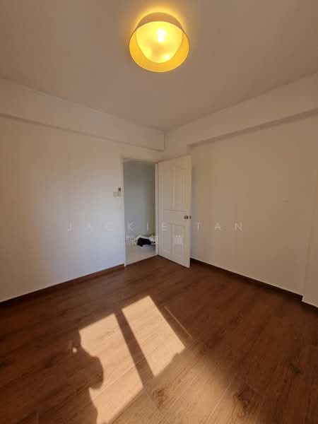 Additional image 15 of 39 Marine Parade Road