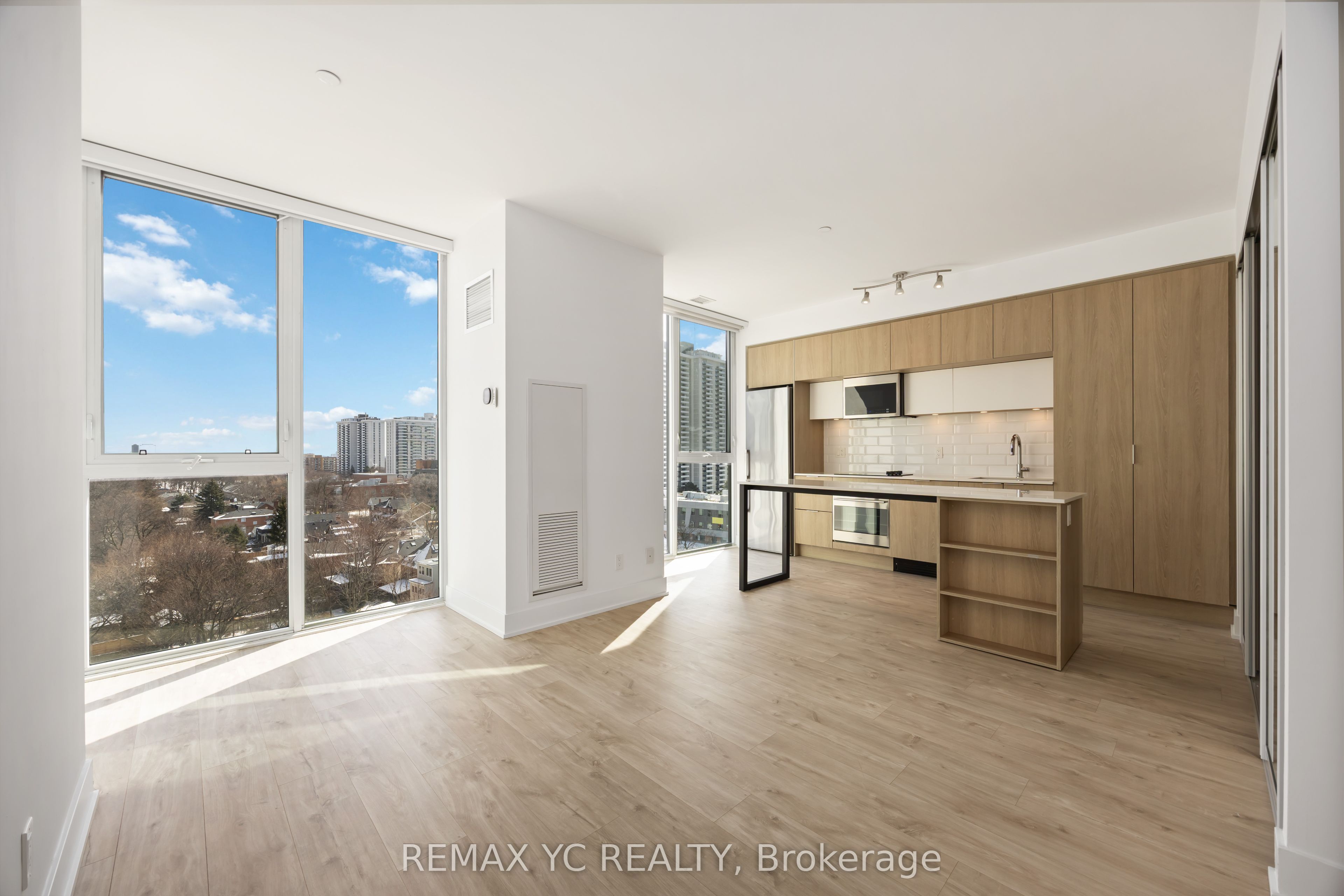 801-1 Belsize Drive, Toronto, ON, M4S 0B9