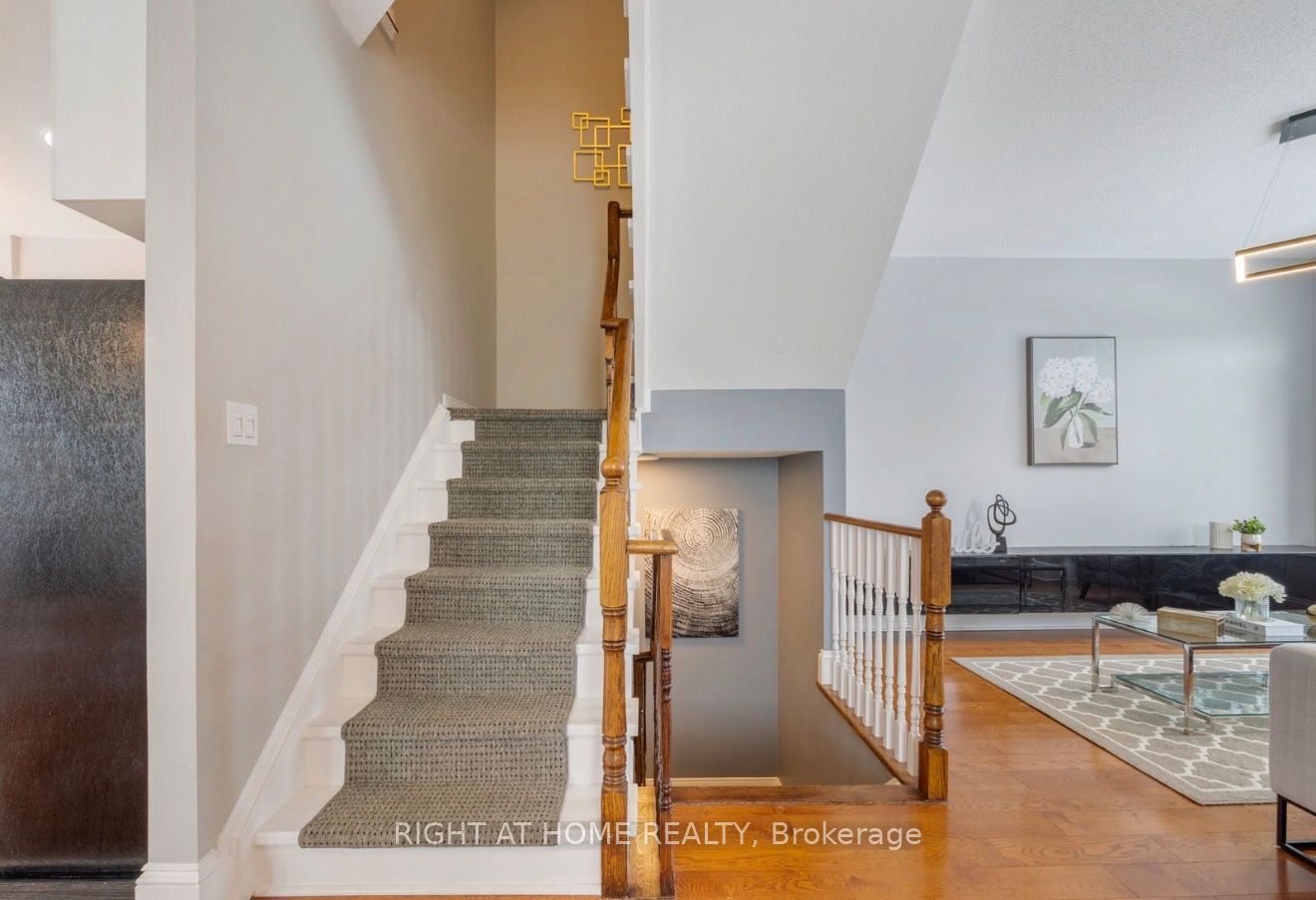 Additional image 3 of 2342 Sutton Drive, Burlington, ON, L7L 6Y8