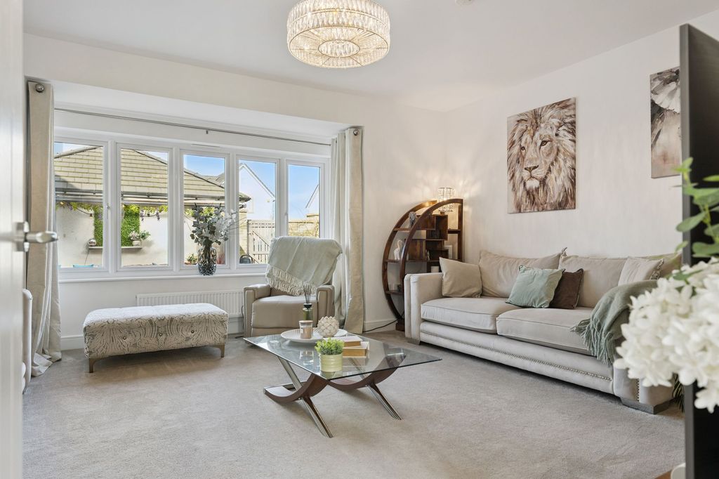 Additional image 3 of 6 bed property for saleKyle Wynd, Newton Mearns G77