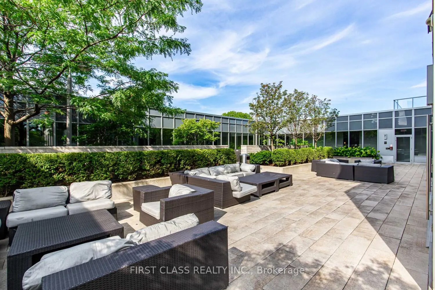Additional image 15 of 120 Harrison Garden Boulevard 731