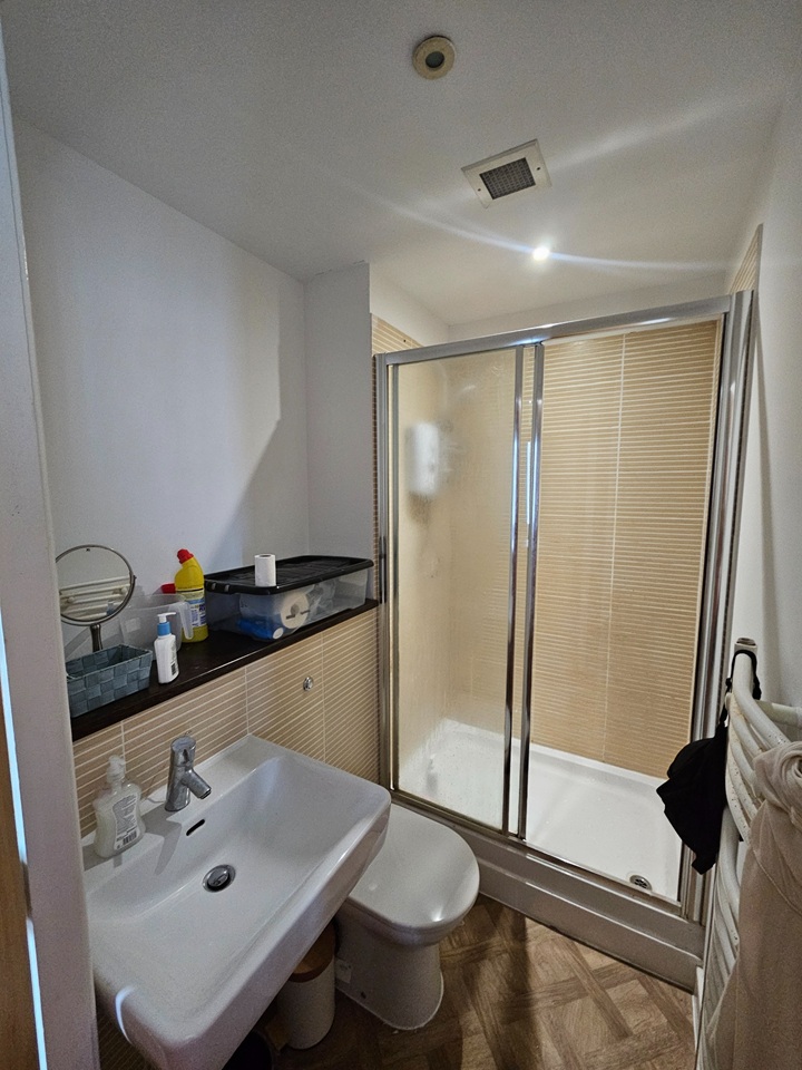 Additional image 4 of Room in a Shared Flat, Oswald Street, G1, N1 7GU