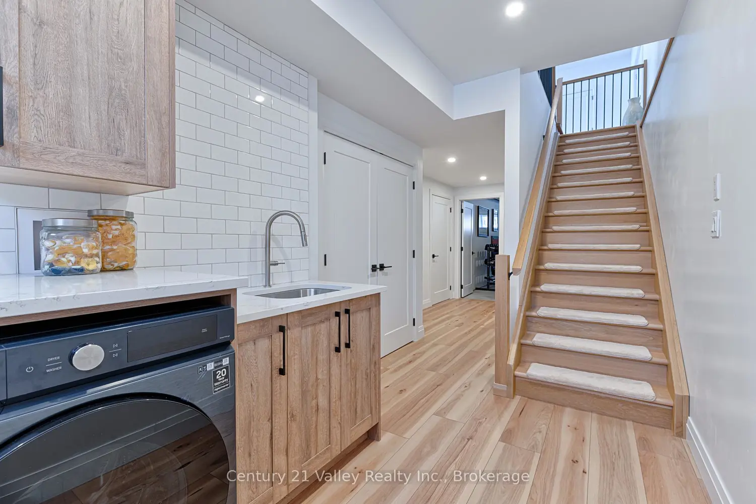 64 Hamish Trail photo 2