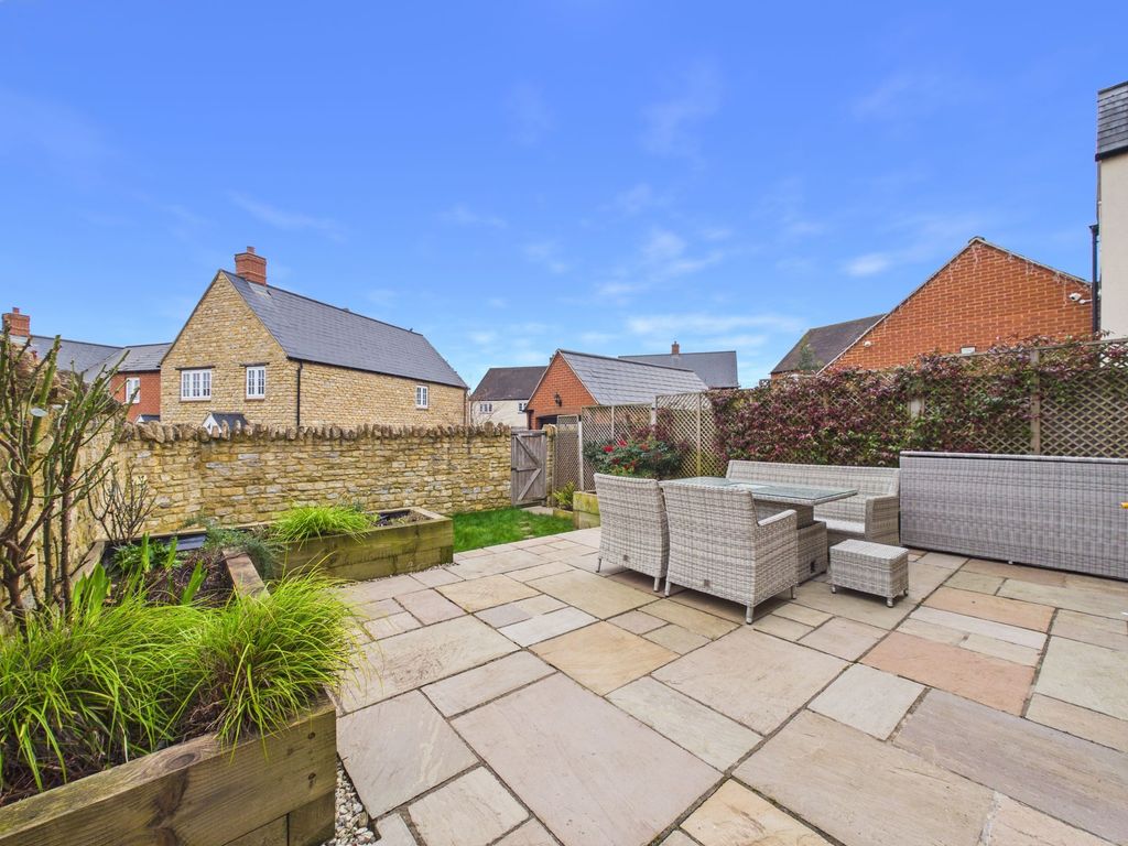 Additional image 17 of 3 bed semi-detached house for saleRoberts Road, Silverstone NN12