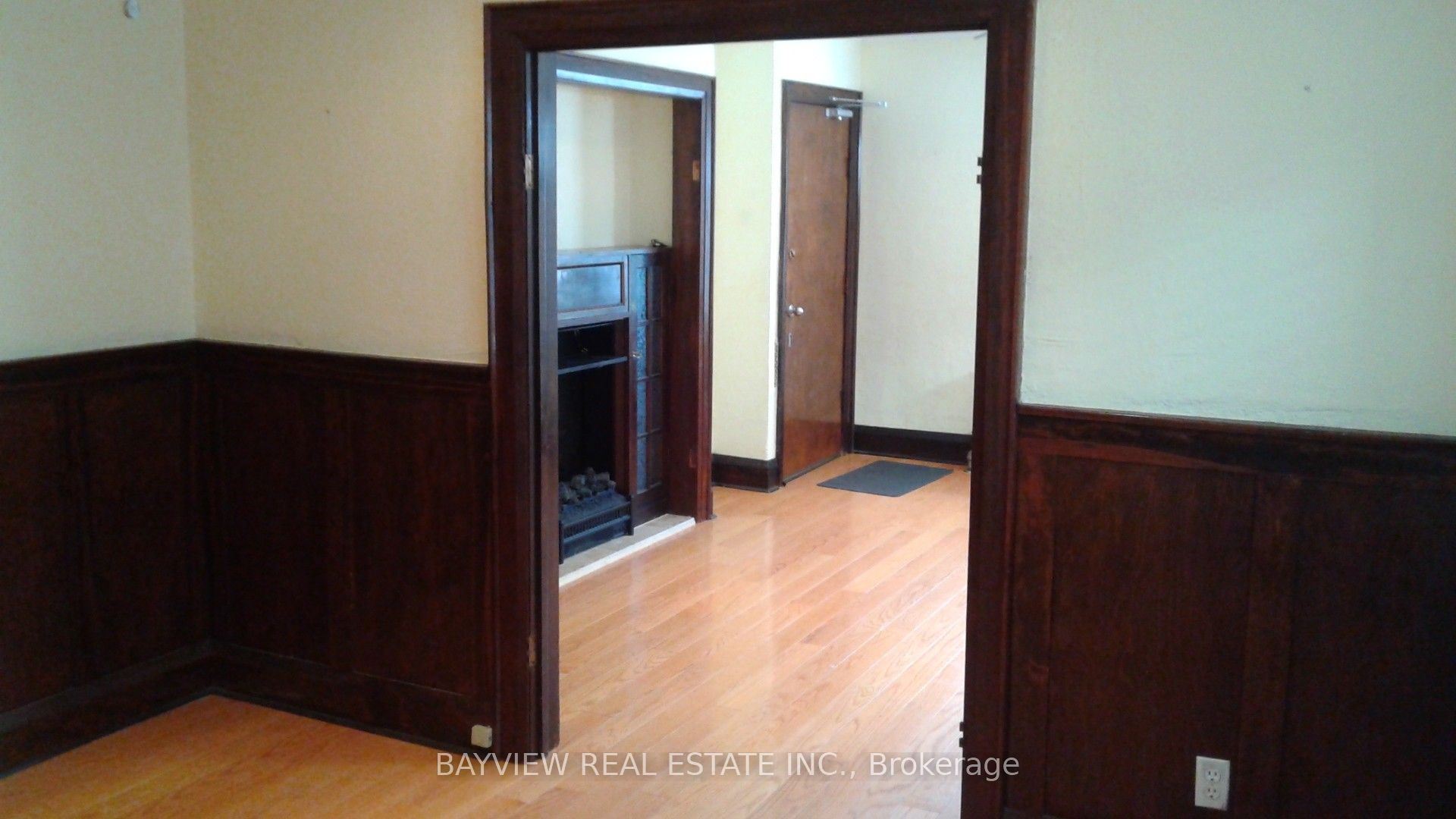 Additional image 3 of Main floor-8 Deloraine Avenue, Toronto, ON, M5M 2A7