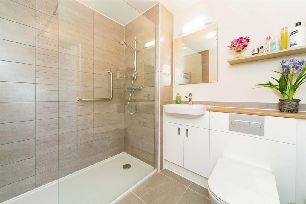 Additional image 13 of 2 bed flat for saleHooton Road, Willaston, Neston, Cheshire CH64