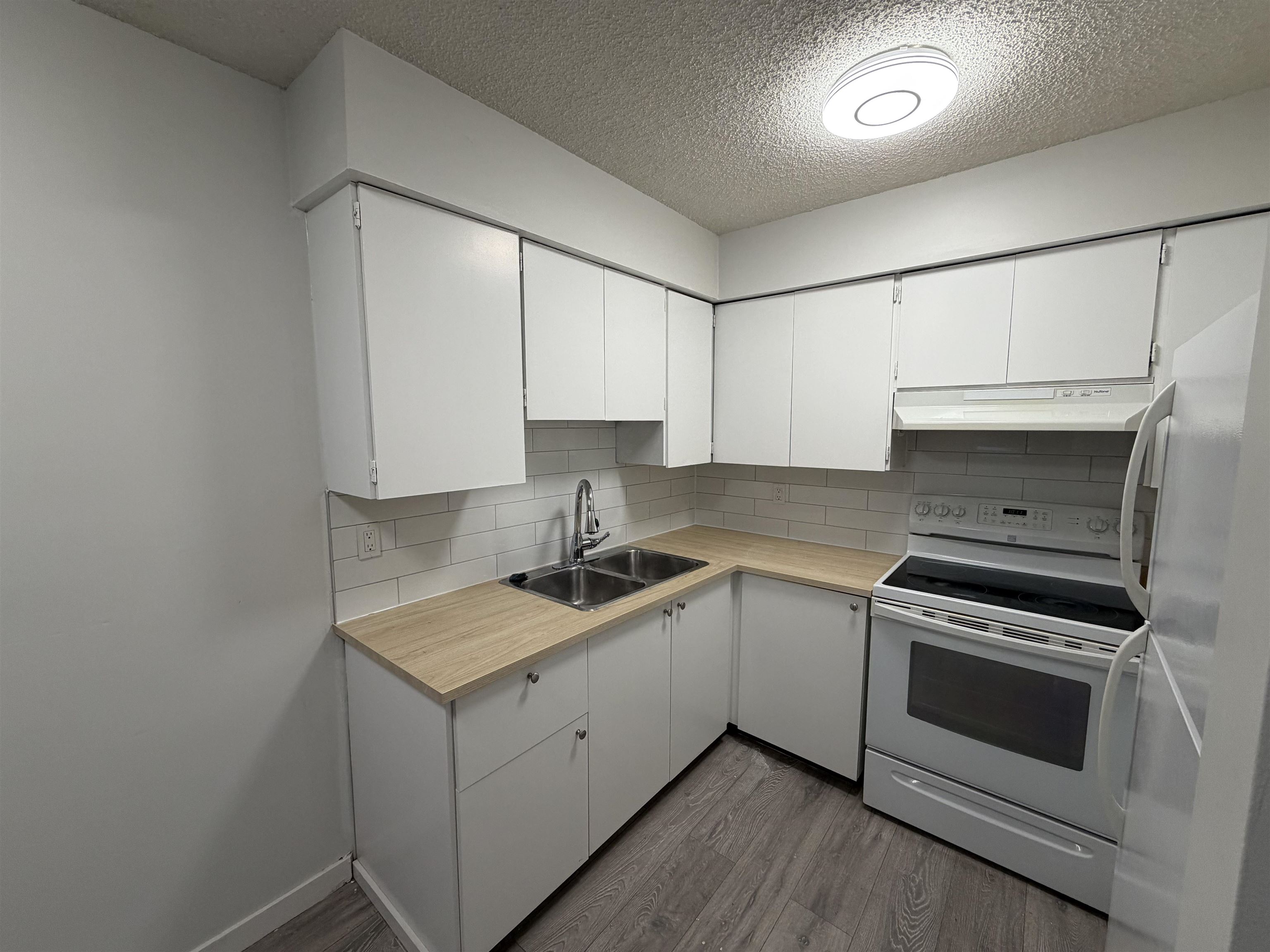 Additional image 2 of 303-1948 Coquitlam Avenue, Port Coquitlam, BC, V3B 1J3