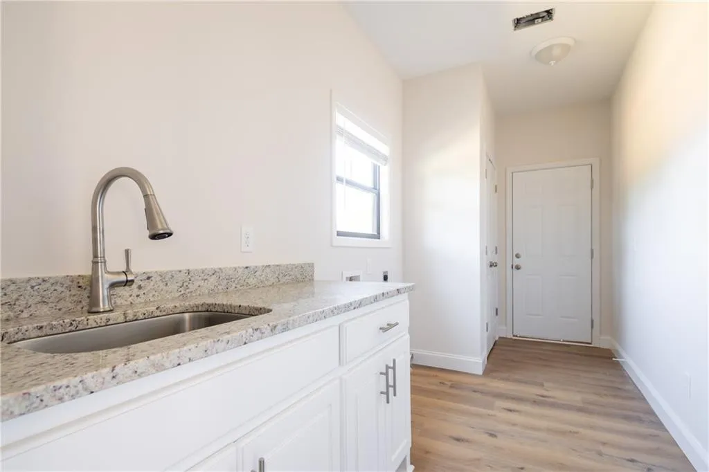 43 Lee Rd 2167, Valley, AL 36854