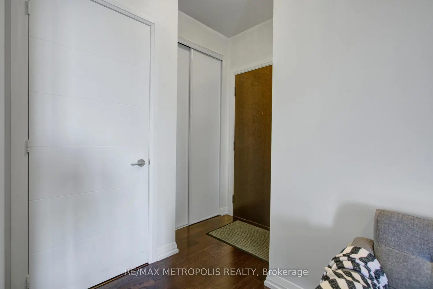 Additional image 16 of 460 Adelaide Street 2015