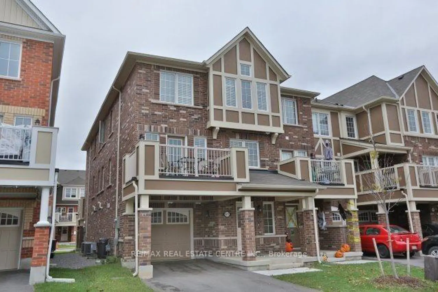 1617 Gainer Crescent