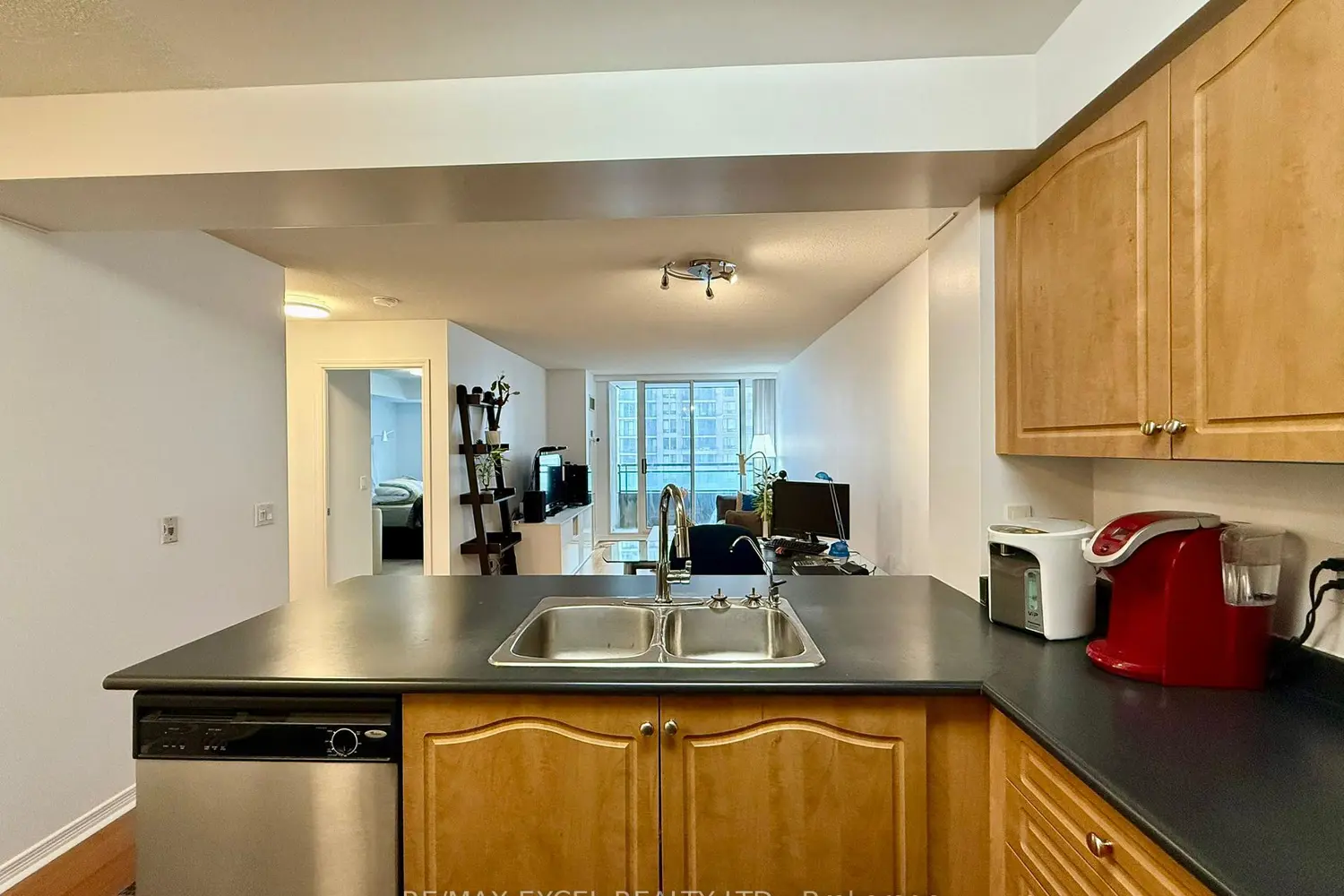 Additional image 7 of 350 Red Maple Road 712