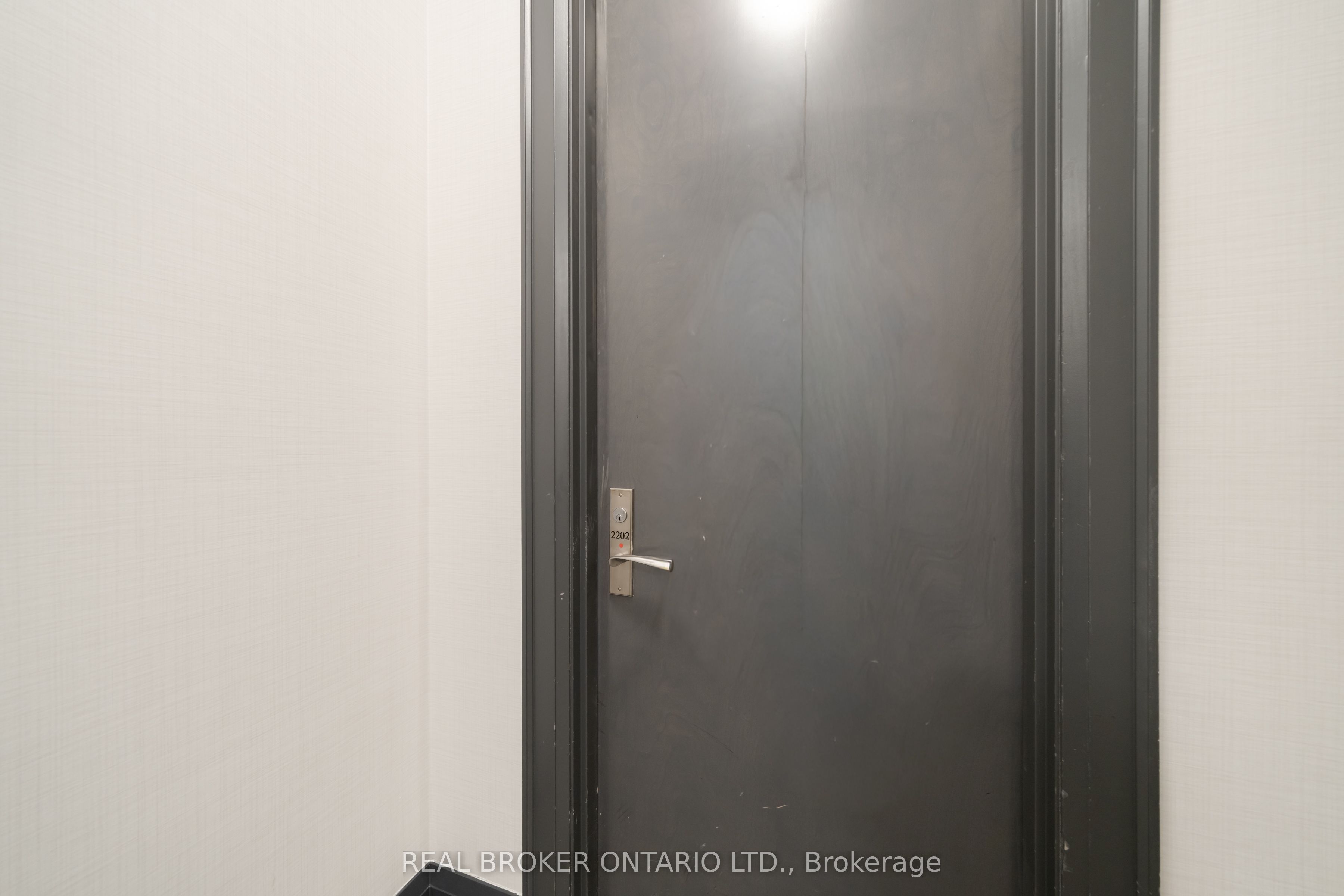 Additional image 3 of 2202-21 Balmuto Street, Toronto, ON, M4Y 1W4