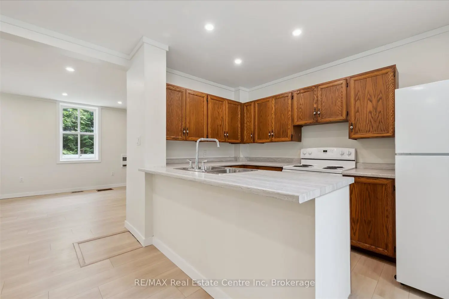 46 Wellington Road 19 photo 3