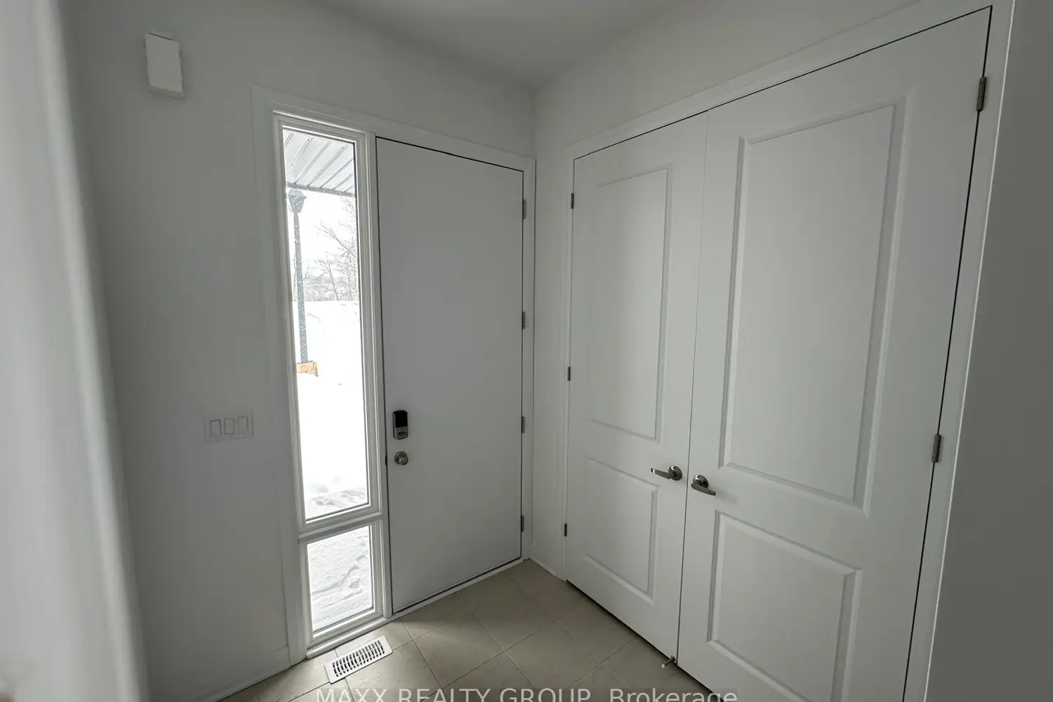 67 Manuel Street photo 2