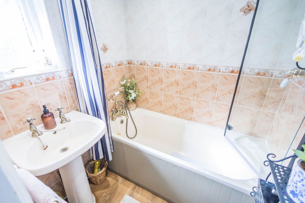 Additional image 13 of 3 bed terraced house for saleClaudian Way, Grays RM16