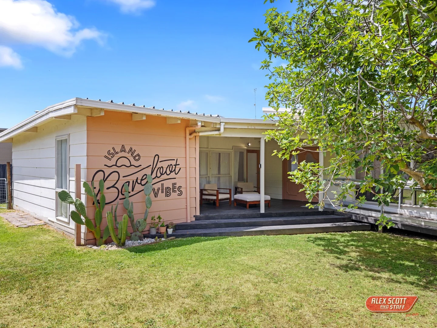 2 Hollydene Court, Cowes VIC 3922