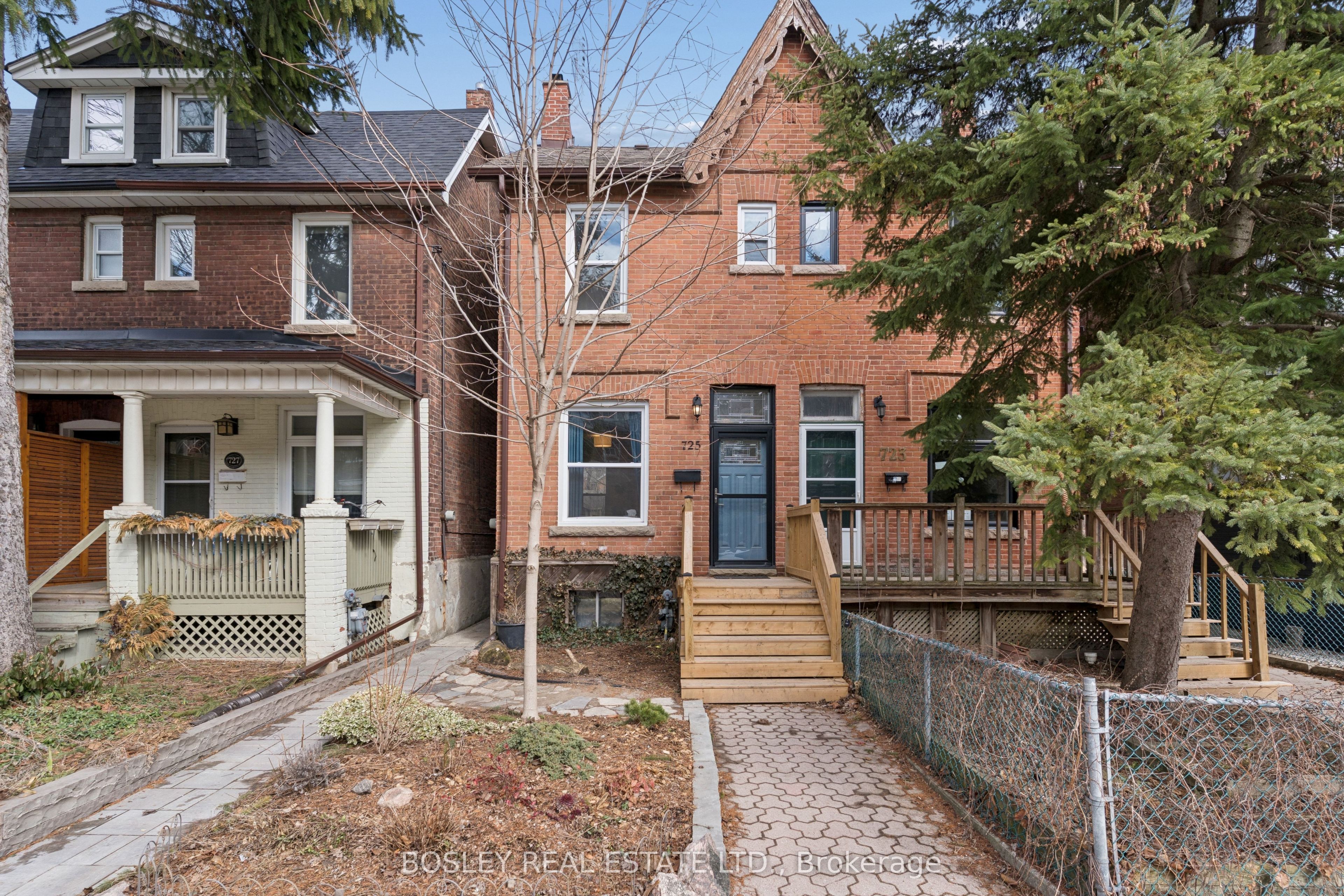 725 Manning Avenue, Toronto, ON, M6G 2W5