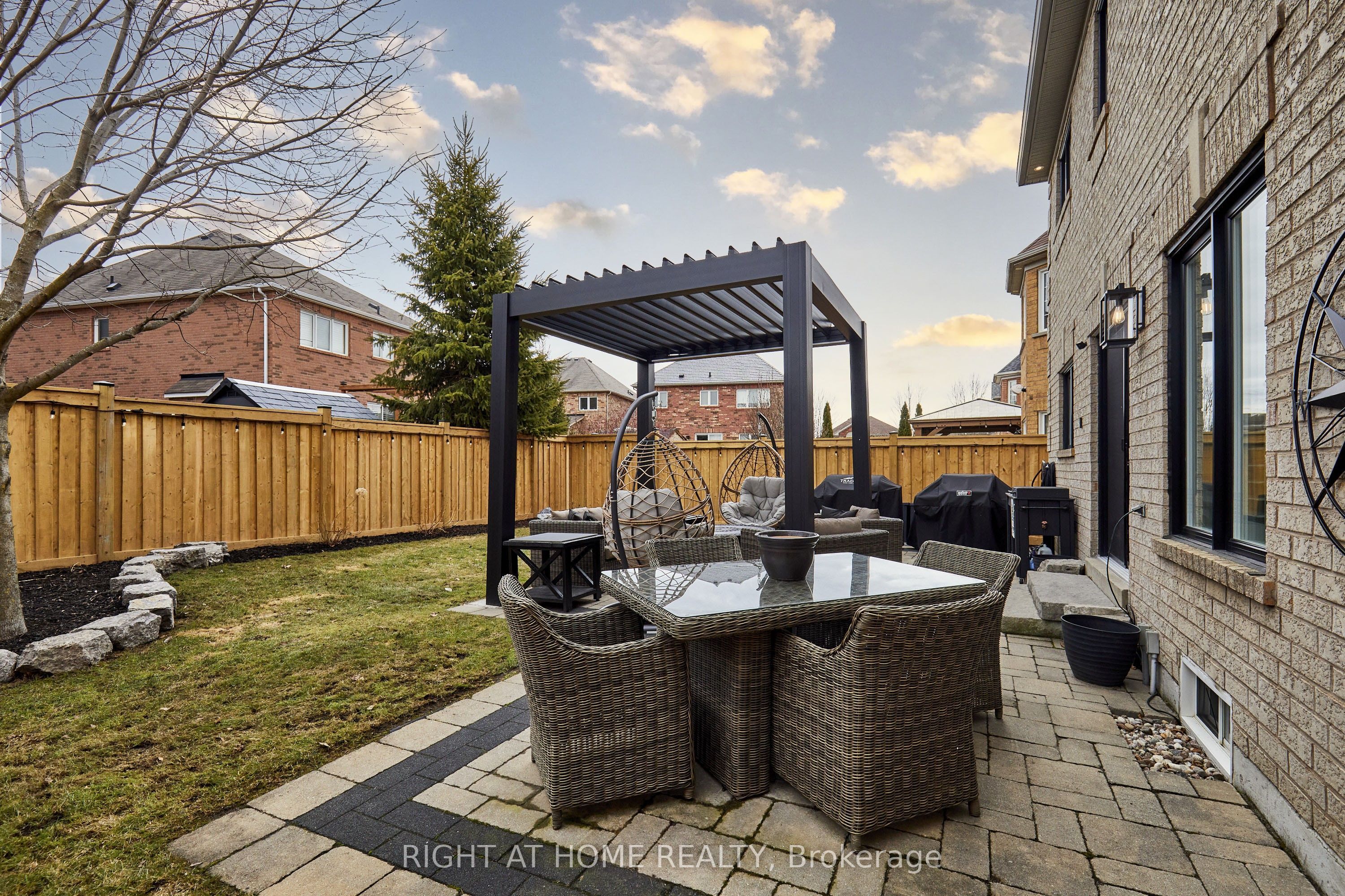 Additional image 5 of 9 Artesian Drive, Whitby, ON, L1P 1X7