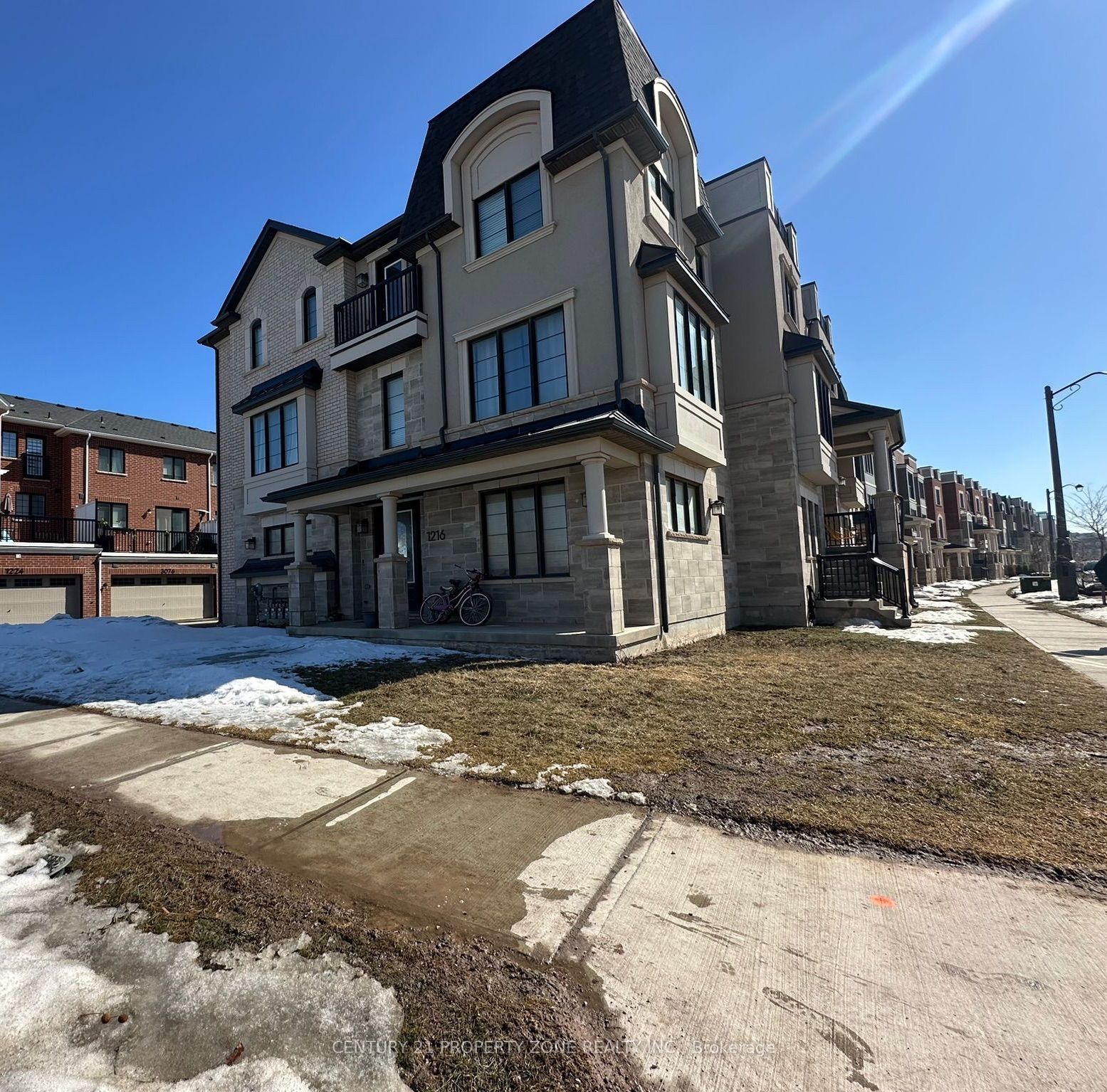 1216 Wheat Boom Drive, Oakville, ON, L6H 7W4