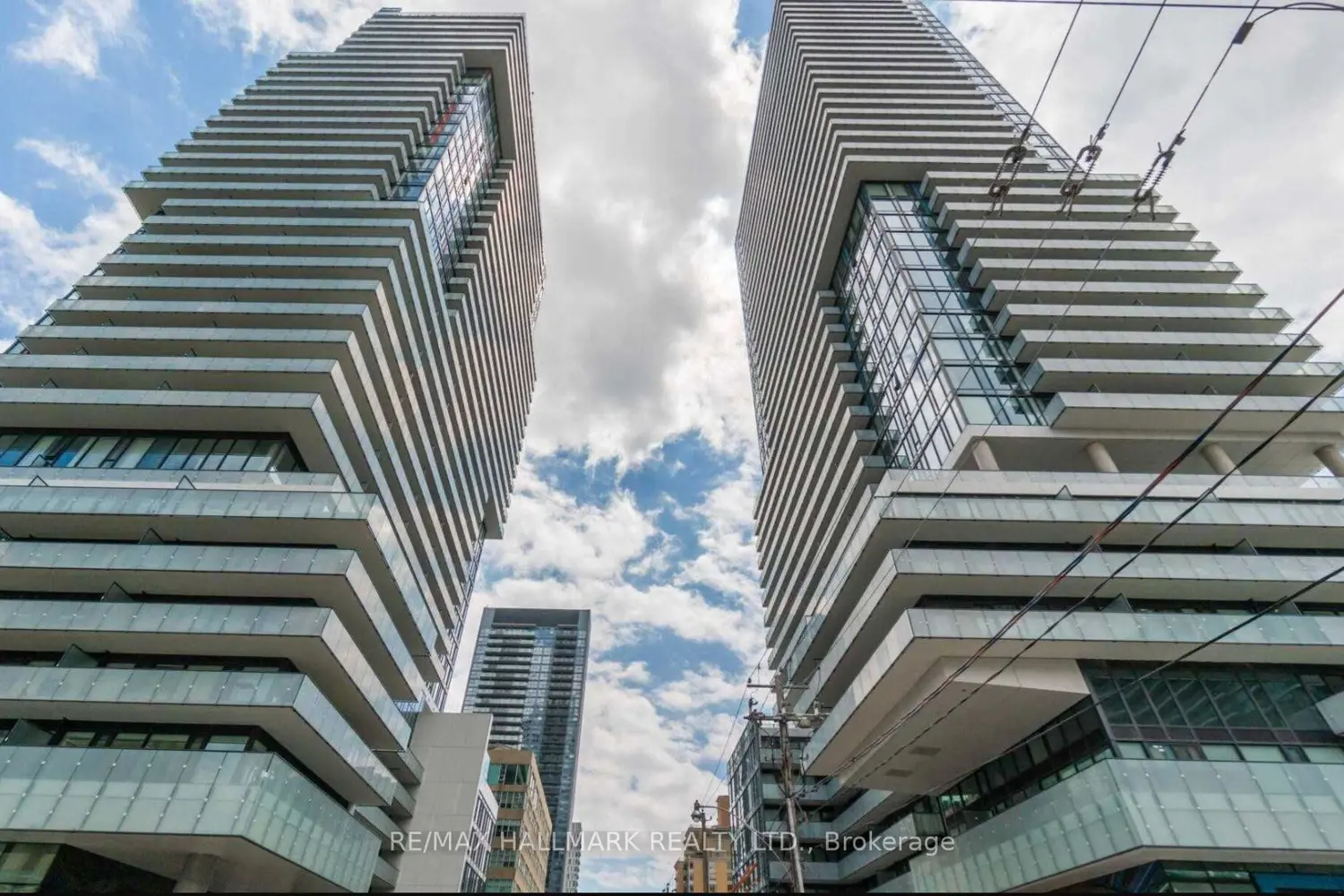 161 Roehampton Avenue 1107
