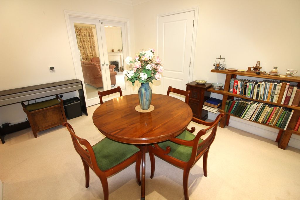 Additional image 6 of 3 bed flat for salePenhurst Gardens, Chipping Norton OX7