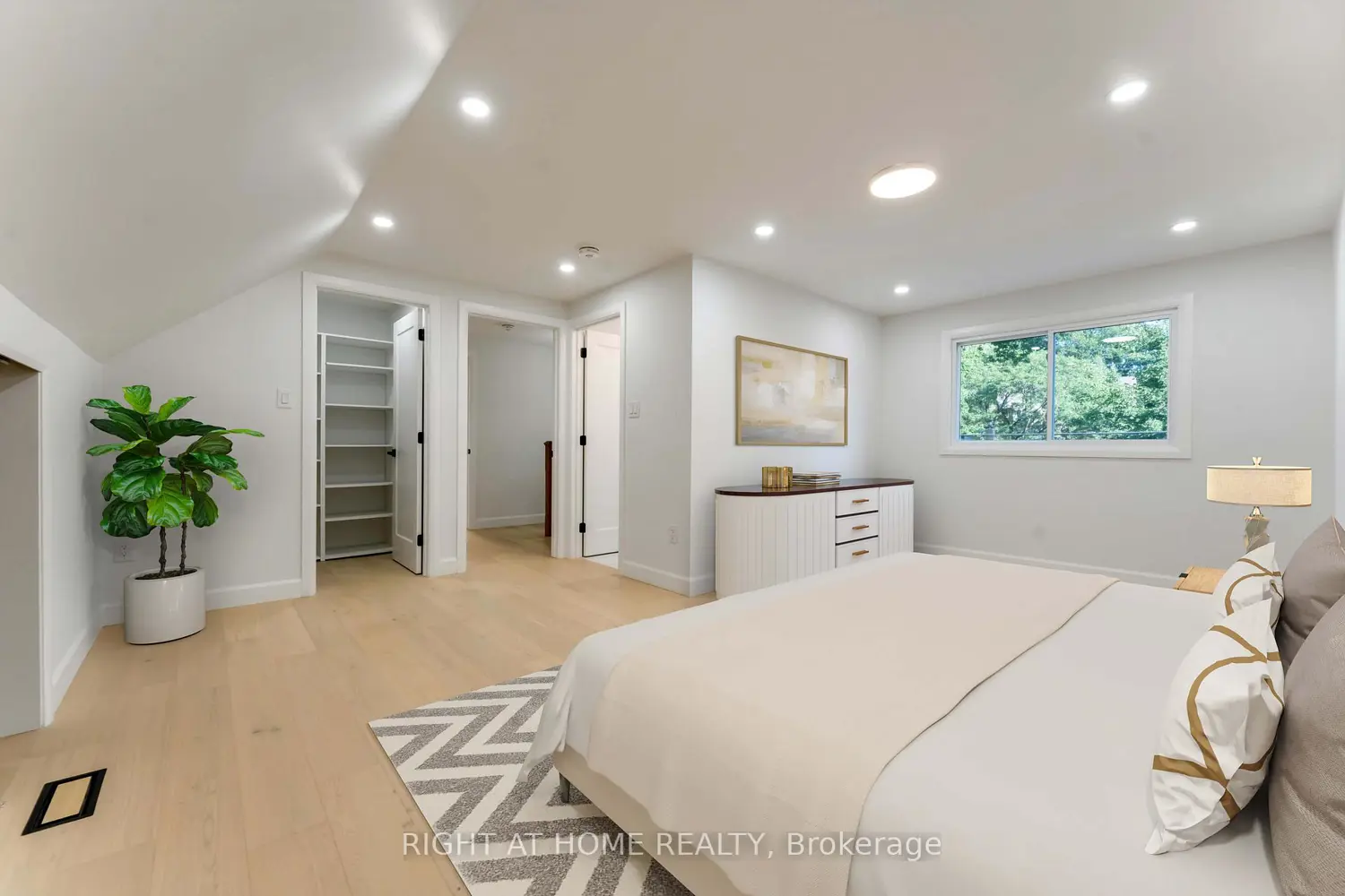 Additional image 11 of 2700 Priscilla Street